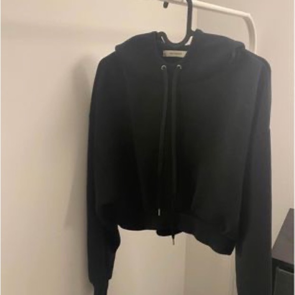 Mousy Sly thick short hoodie. black